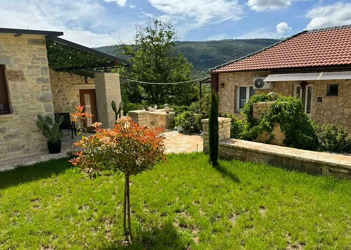 Εκαli Rooms Apartments
