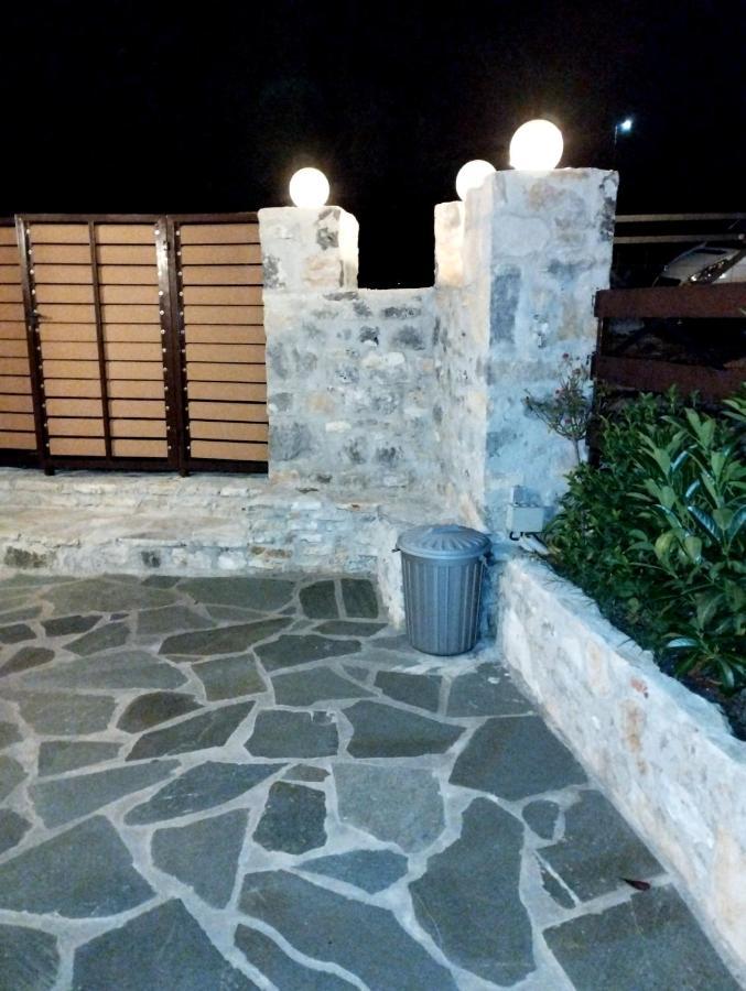 εκαli