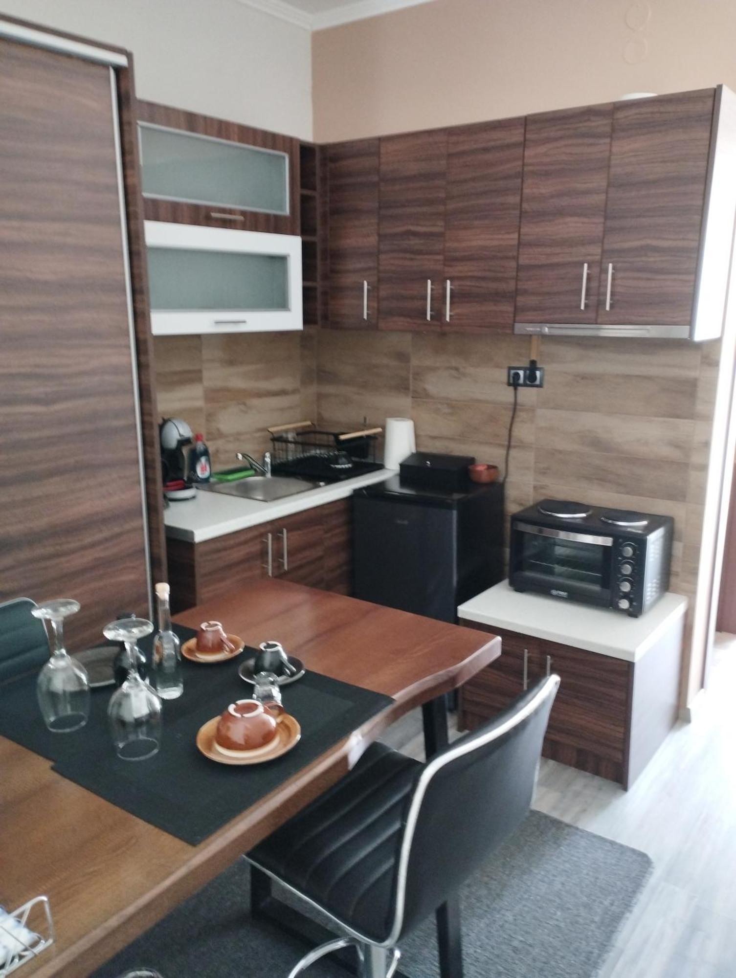 εκαli Apartment *