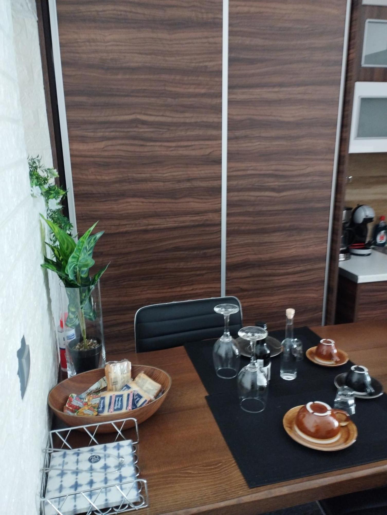 εκαli Apartment *
