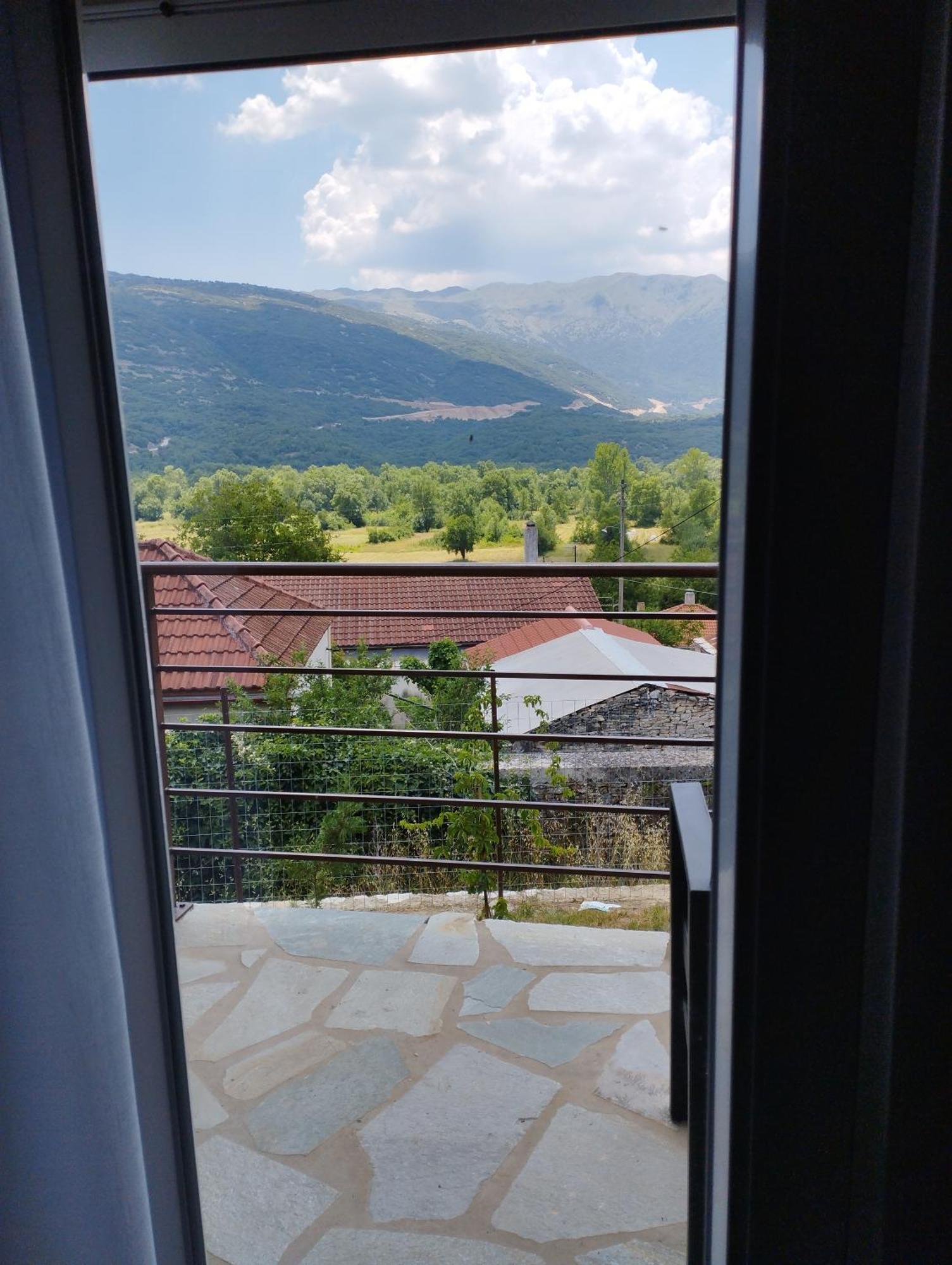 εκαli Apartment Kalentzi