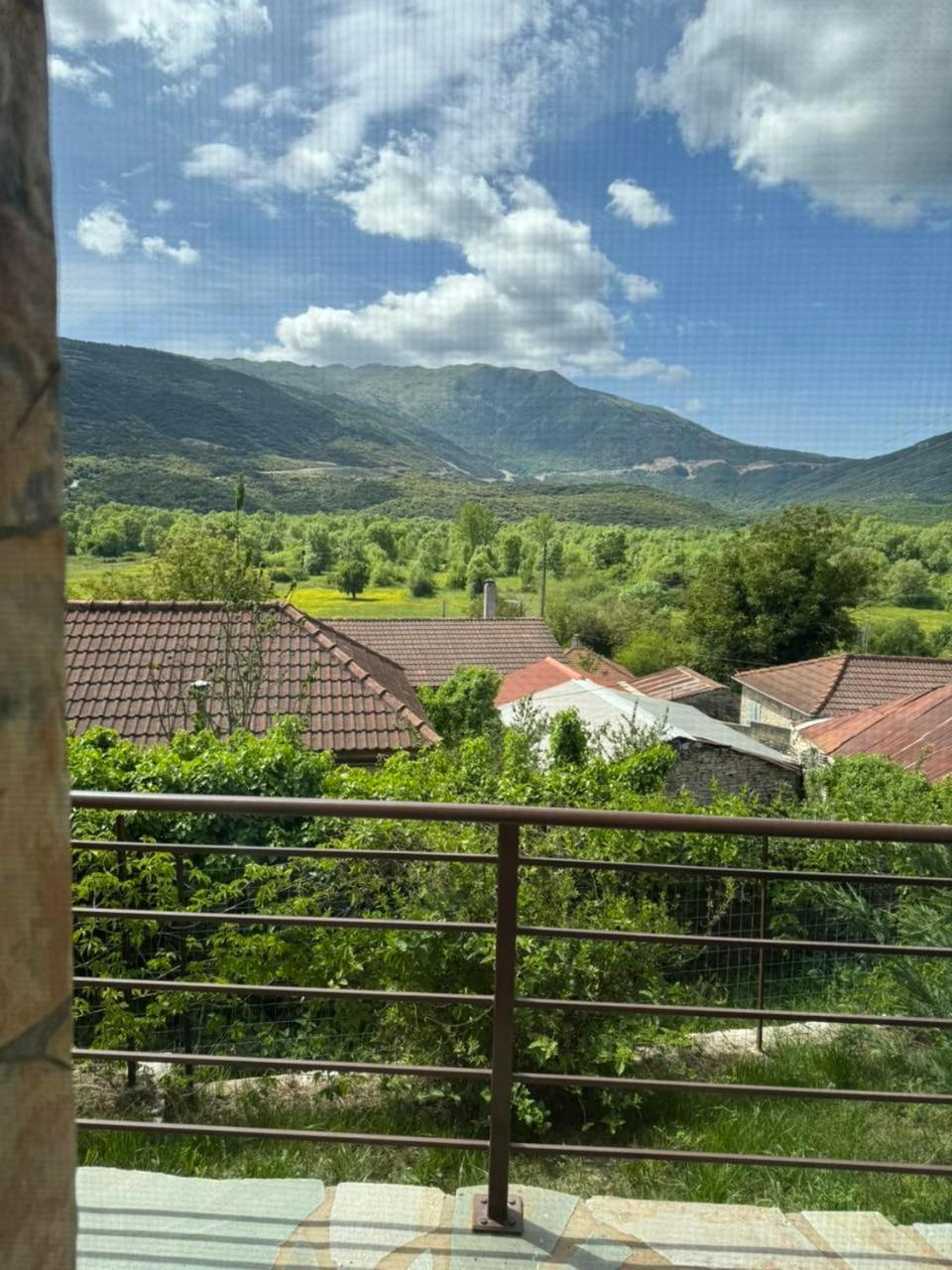 εκαli Apartment Kalentzi
