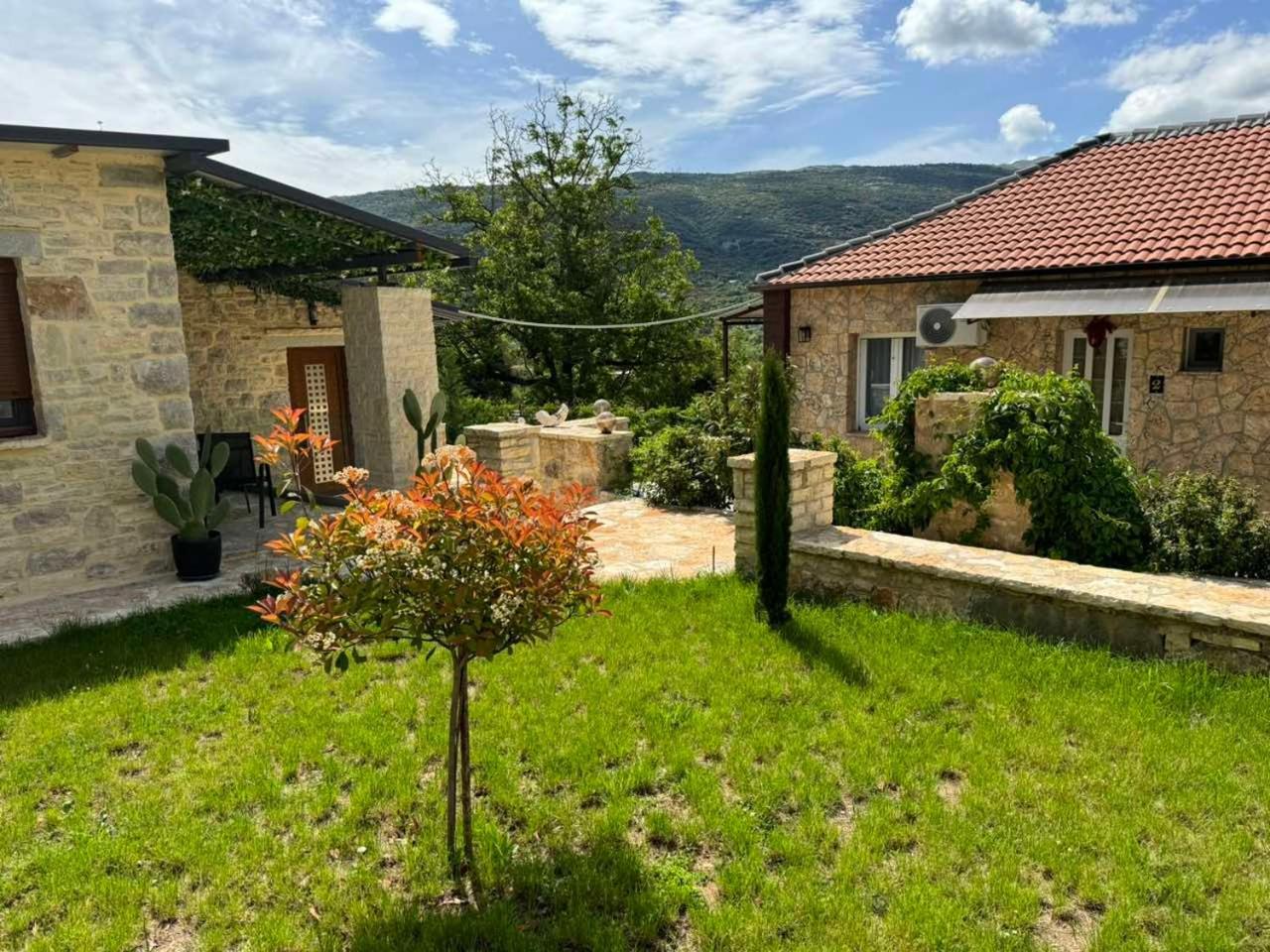 εκαli Apartment *
